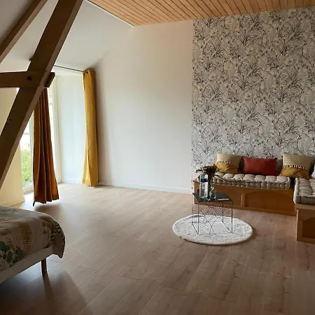 Dom wakacyjny House For 24 Of Le Mans *